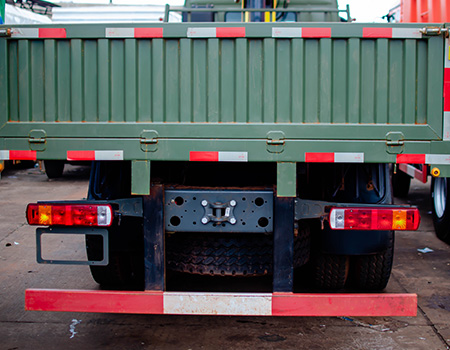  CAMION AVEC GRUE